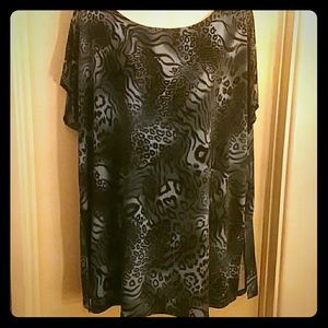 Beautiful leopard pattern lightweight top
